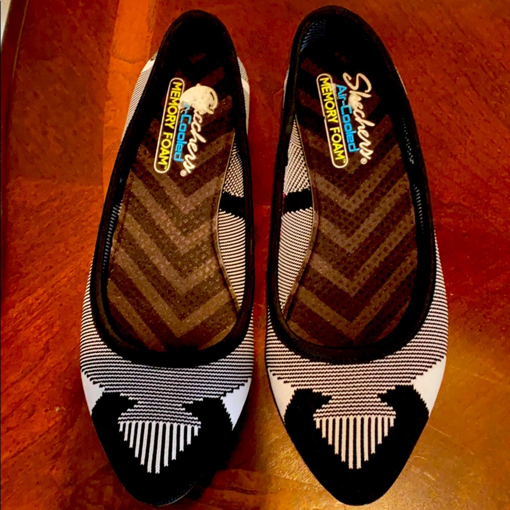 Sketchers flat comfort shoes